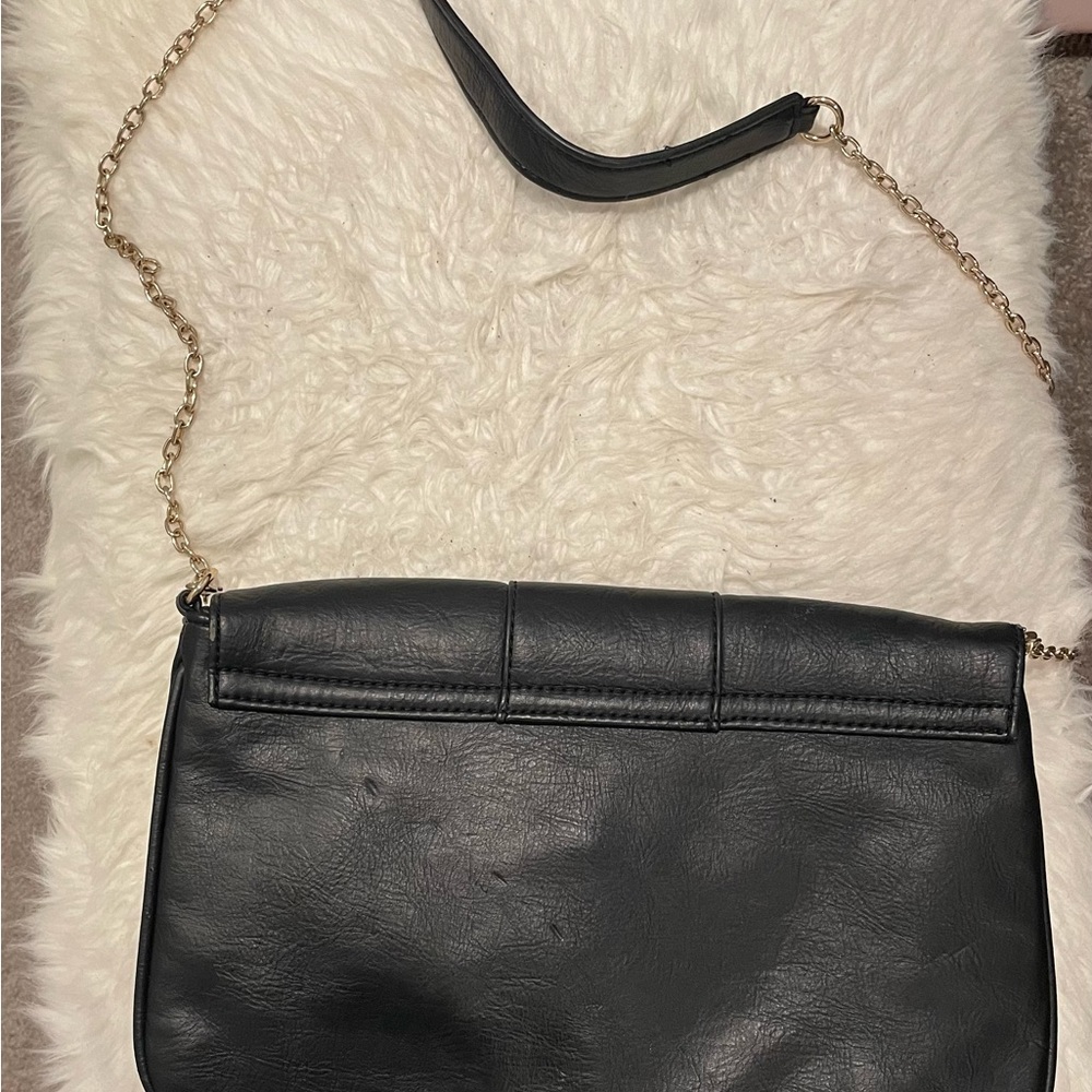 Black shoulder bag with gold chain - Picture 3 of 5